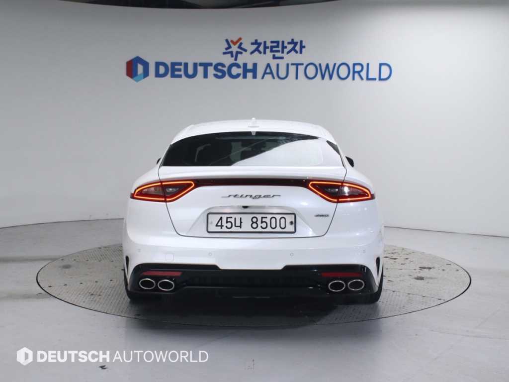 KIA Stinger - Vista 4