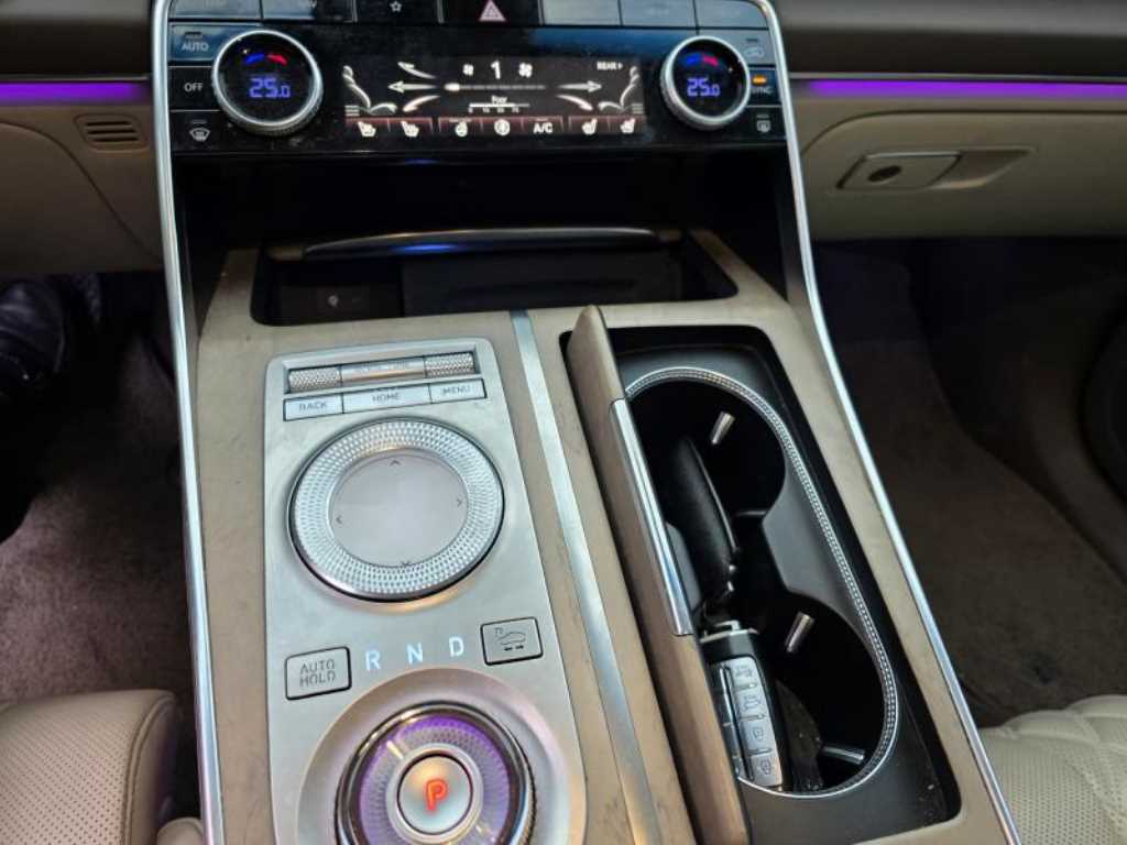 Genesis GV80 - Vista 7