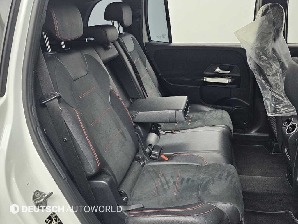 Mercedes Benz GLB Class - Vista 12