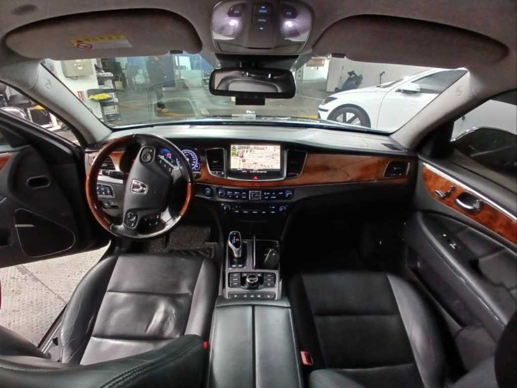 HYUNDAI Equus - Vista 5