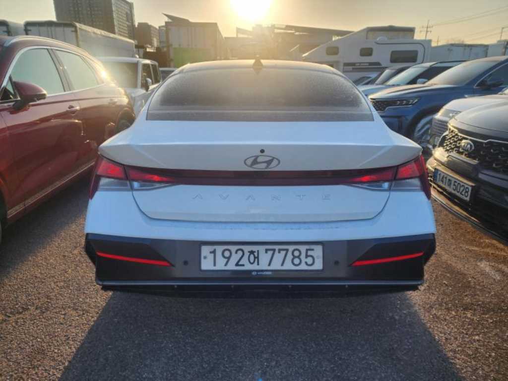 HYUNDAI Avante - Vista 4