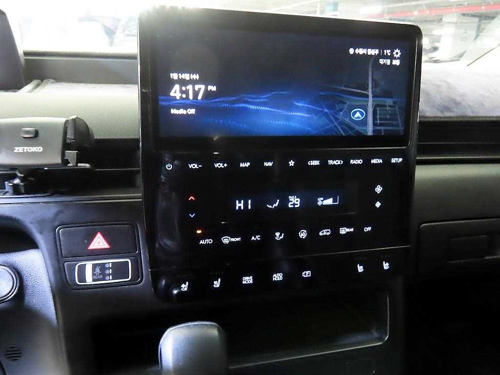 HYUNDAI Staria - Vista 11