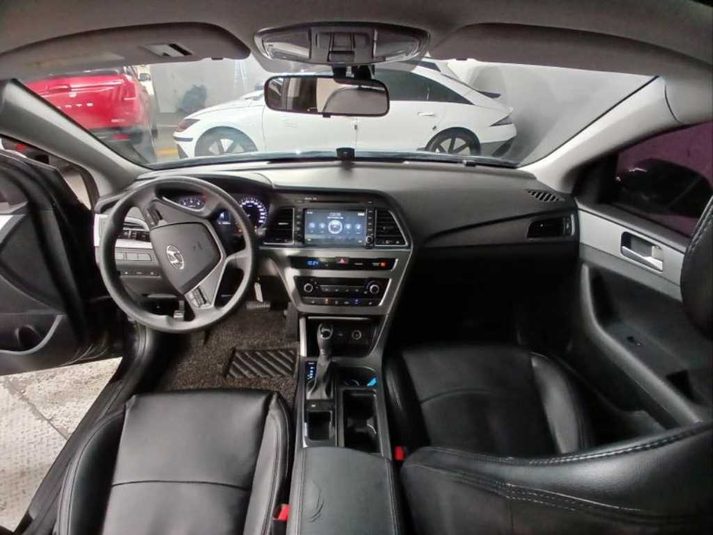 HYUNDAI Sonata - Vista 6