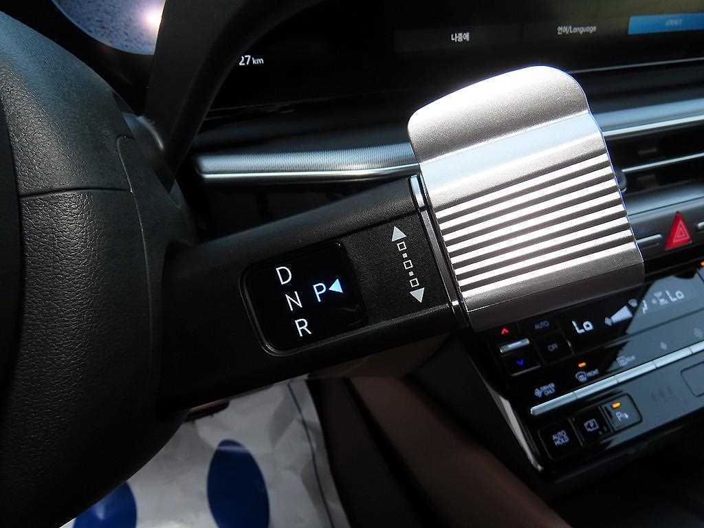 HYUNDAI Grandeur - Vista 10