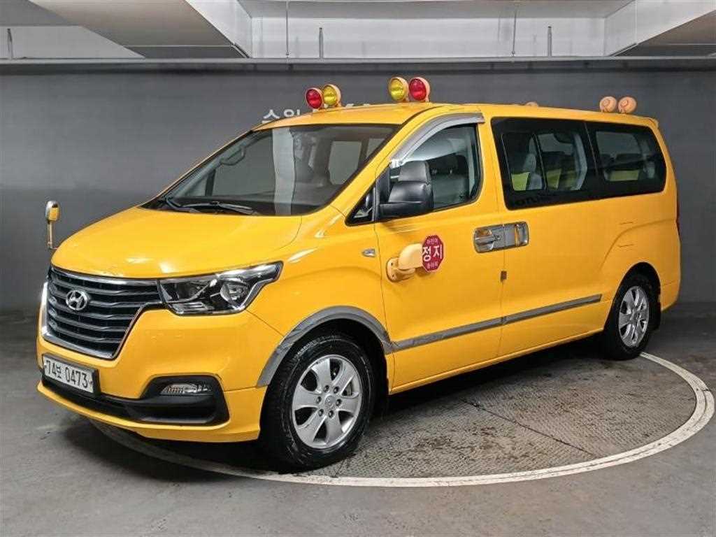 HYUNDAI Starex - Vista 3