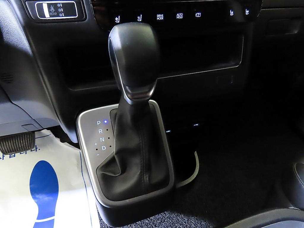 HYUNDAI Staria - Vista 12