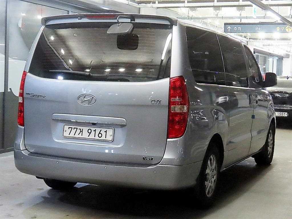 HYUNDAI Starex - Vista 4