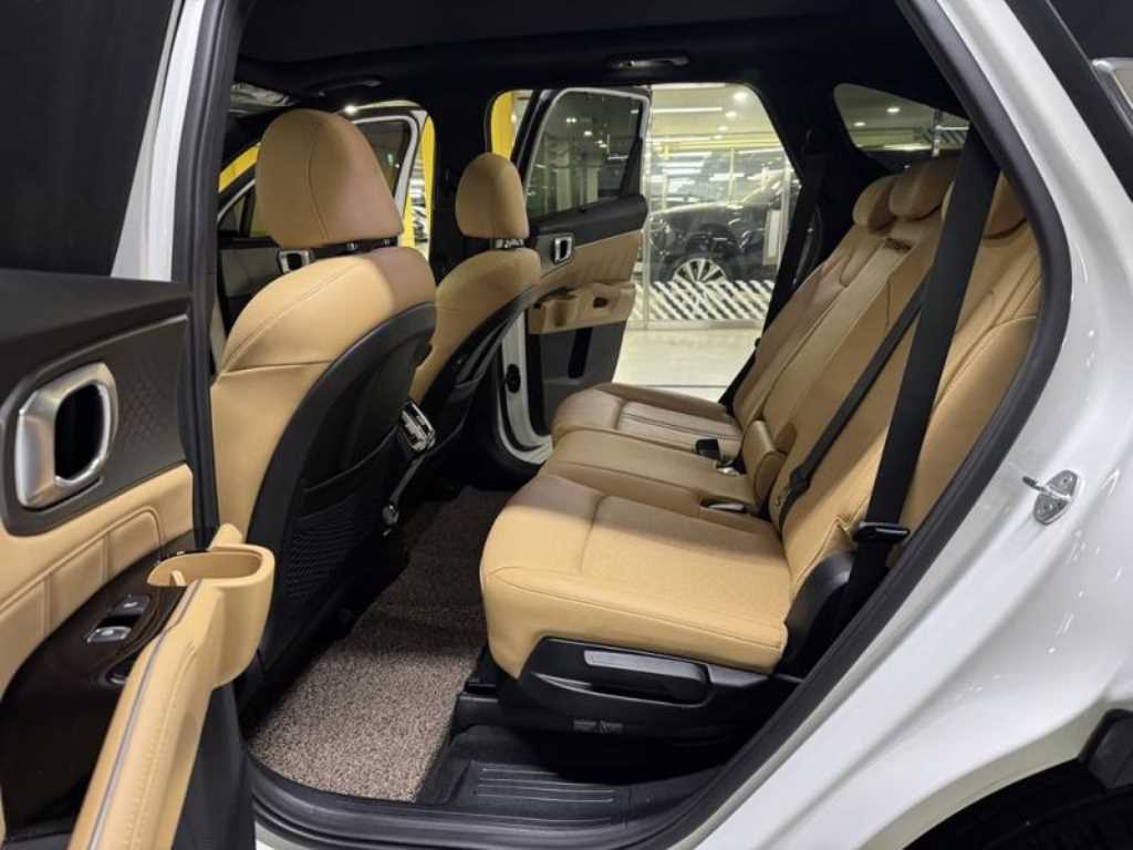 KIA Sorento - Vista 8