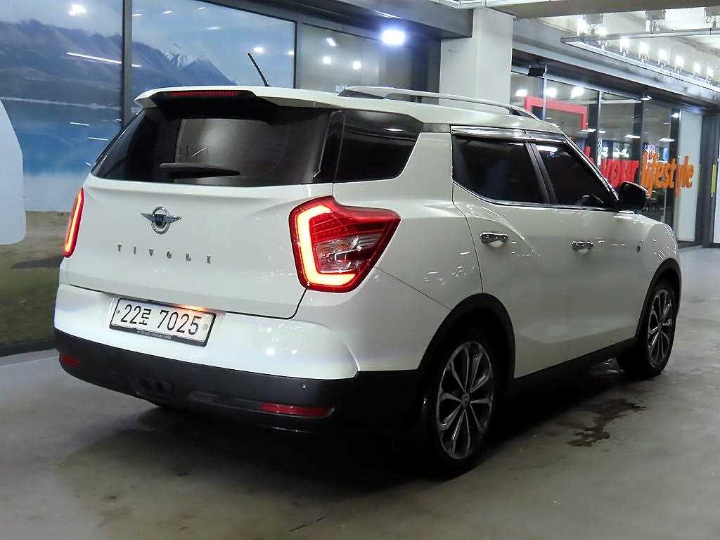 Ssangyong Tivoli - Vista 4