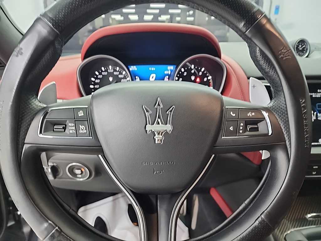Maserati Levante - Vista 9