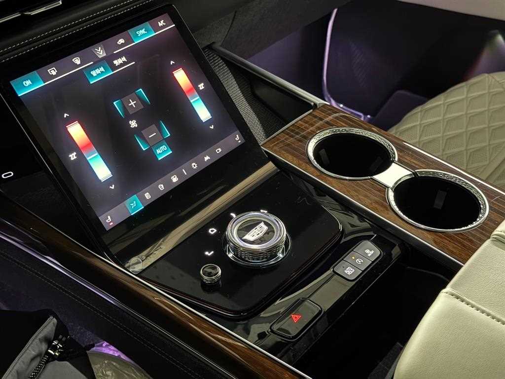 Cadillac Escalade 2025 Blanco - Importación desde Corea - HF Imports Iquique - Foto 13