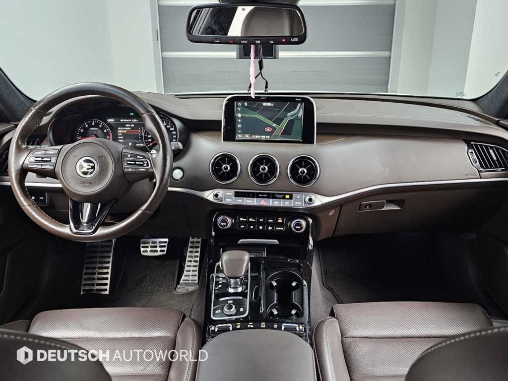 KIA Stinger - Vista 7