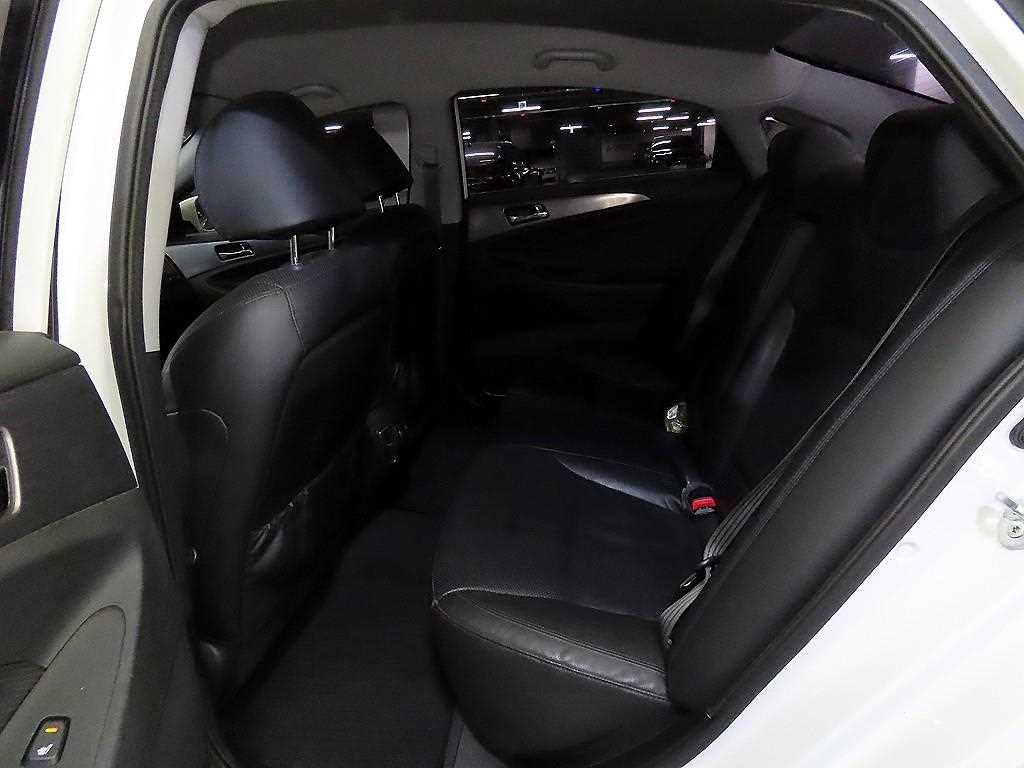 HYUNDAI Sonata - Vista 7