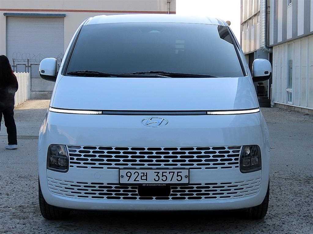 HYUNDAI Staria 2022 - Importación desde Corea - HF Imports Iquique - Foto 1