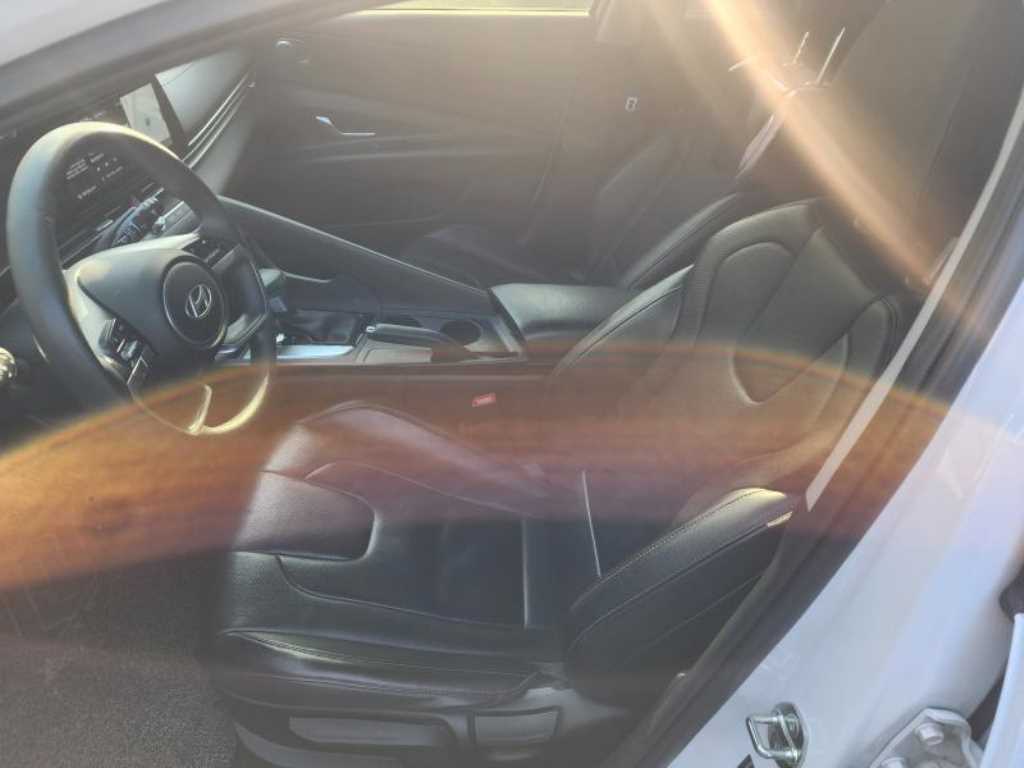 HYUNDAI Avante - Vista 5