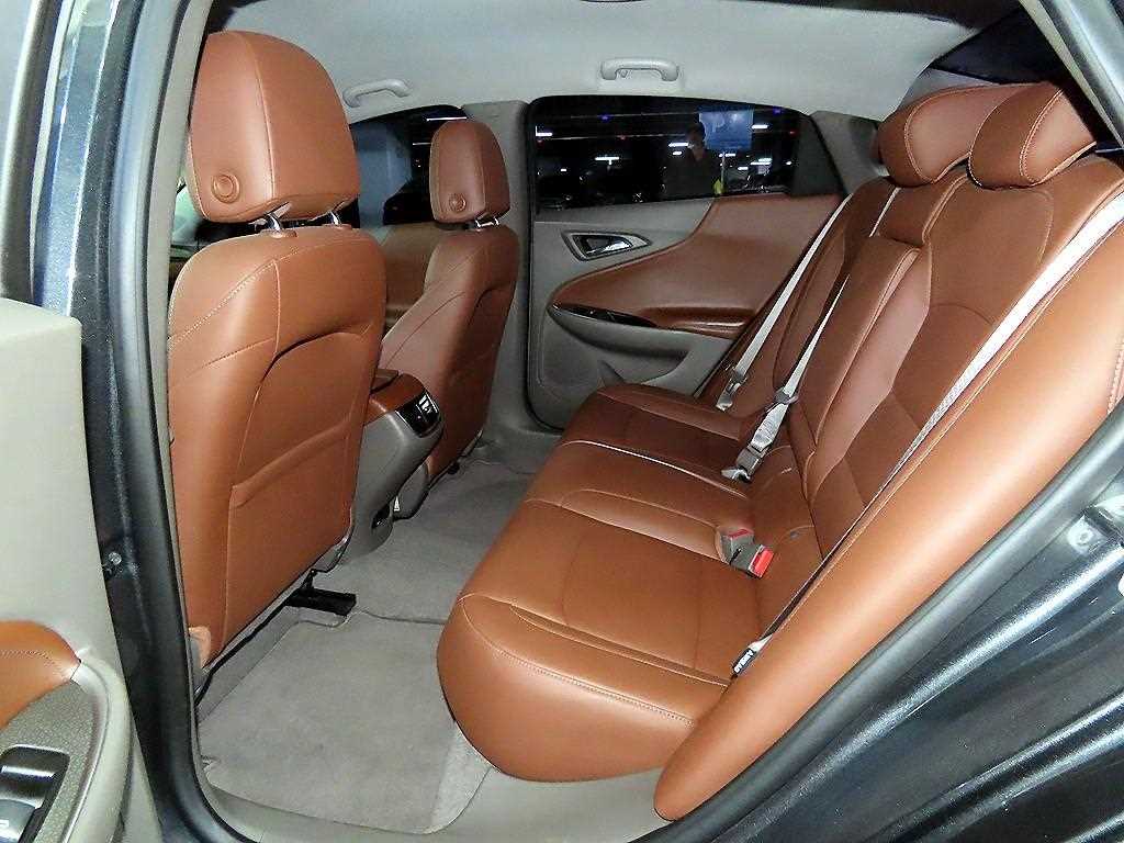 Chevrolet Malibu - Vista 7