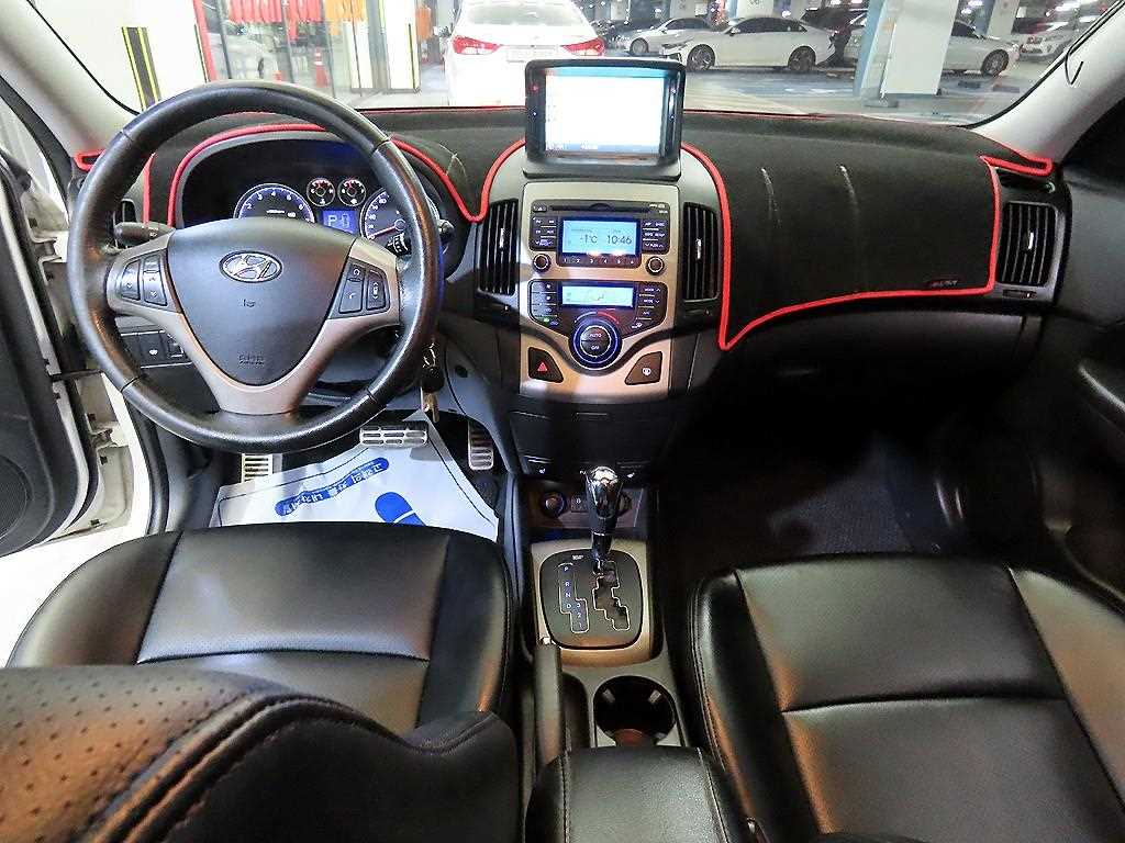 HYUNDAI i30 - Vista 10