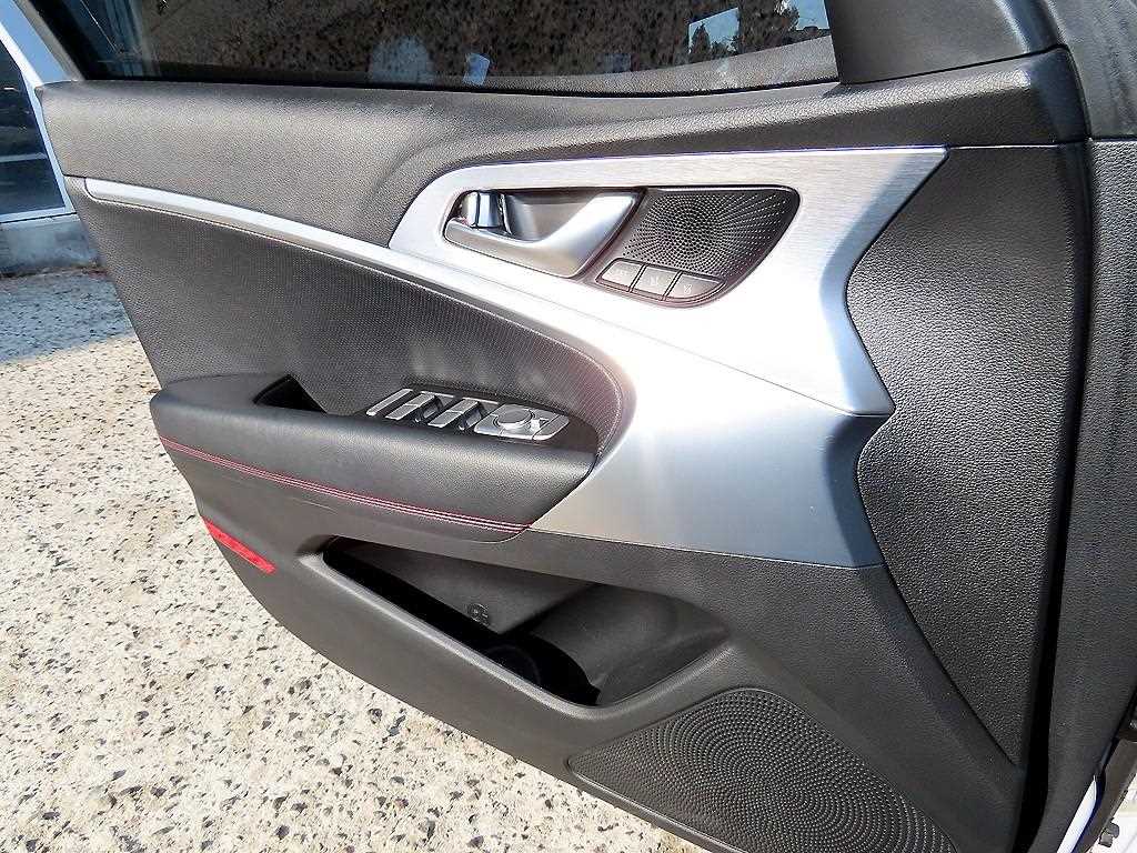 Genesis G70 - Vista 12