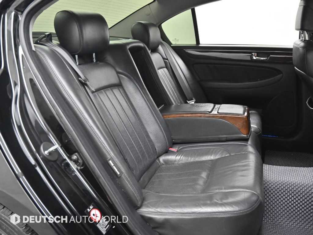 HYUNDAI Genesis - Vista 12