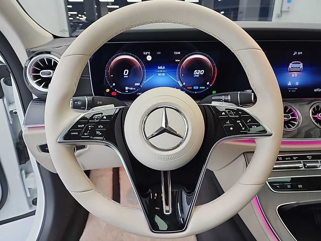 Mercedes Benz CLS Class - Vista 9