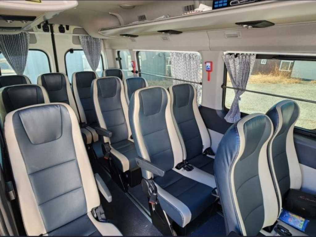 HYUNDAI Solati - Vista 10