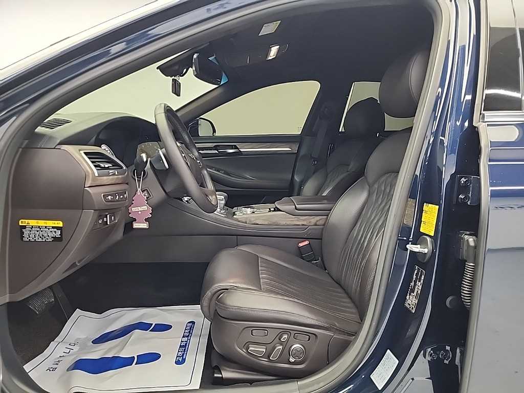 Genesis G90 - Vista 11