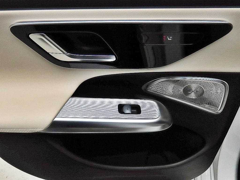 Mercedes Benz E class - Vista 12