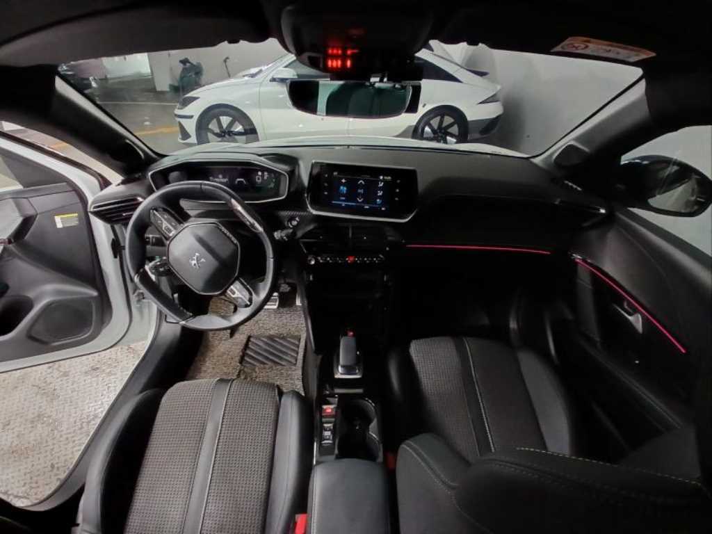 Peugeot 208 - Vista 6