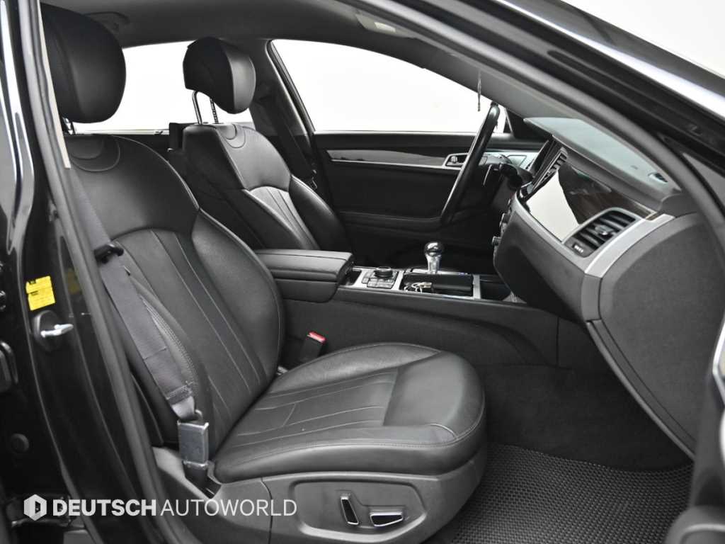 Genesis G80 - Vista 10