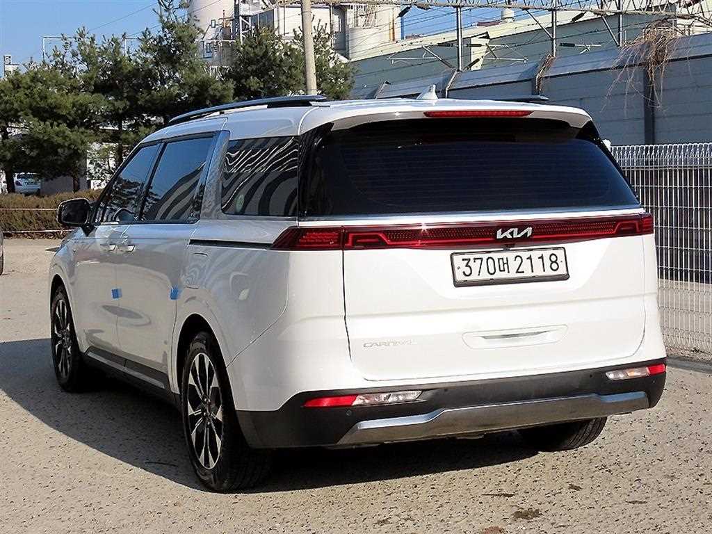 KIA Carnival - Vista 3
