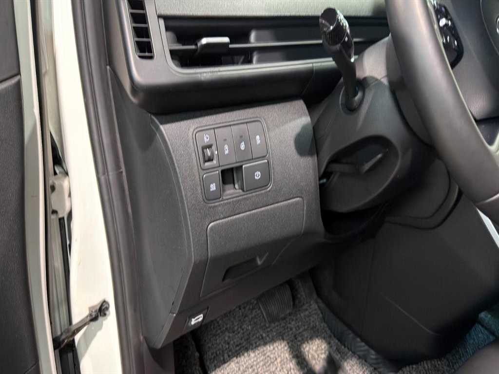 HYUNDAI Staria - Vista 12