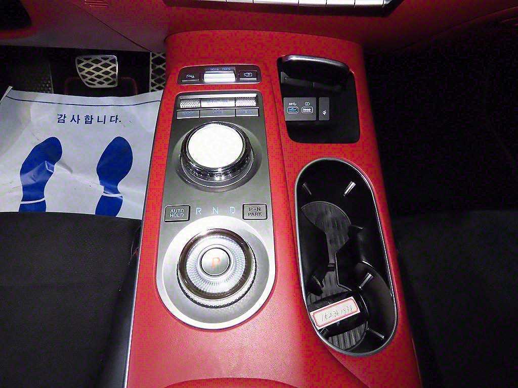 Genesis GV70 - Vista 12