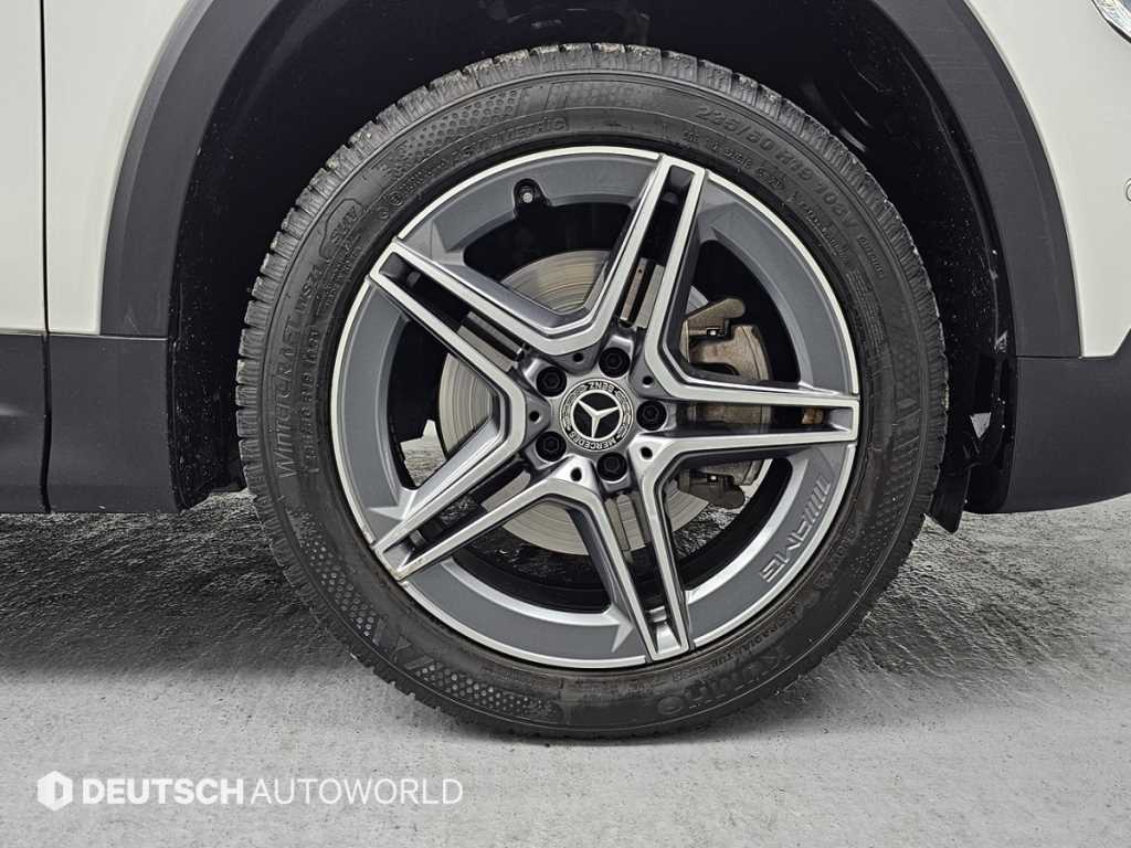 Mercedes Benz GLB Class - Vista 5