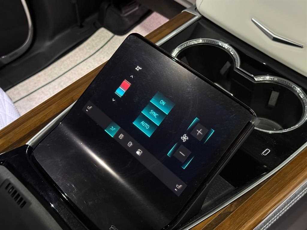 Cadillac Escalade 2025 Blanco - Importación desde Corea - HF Imports Iquique - Foto 16