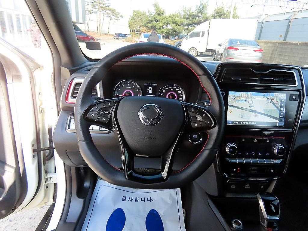 Ssangyong Tivoli - Vista 8