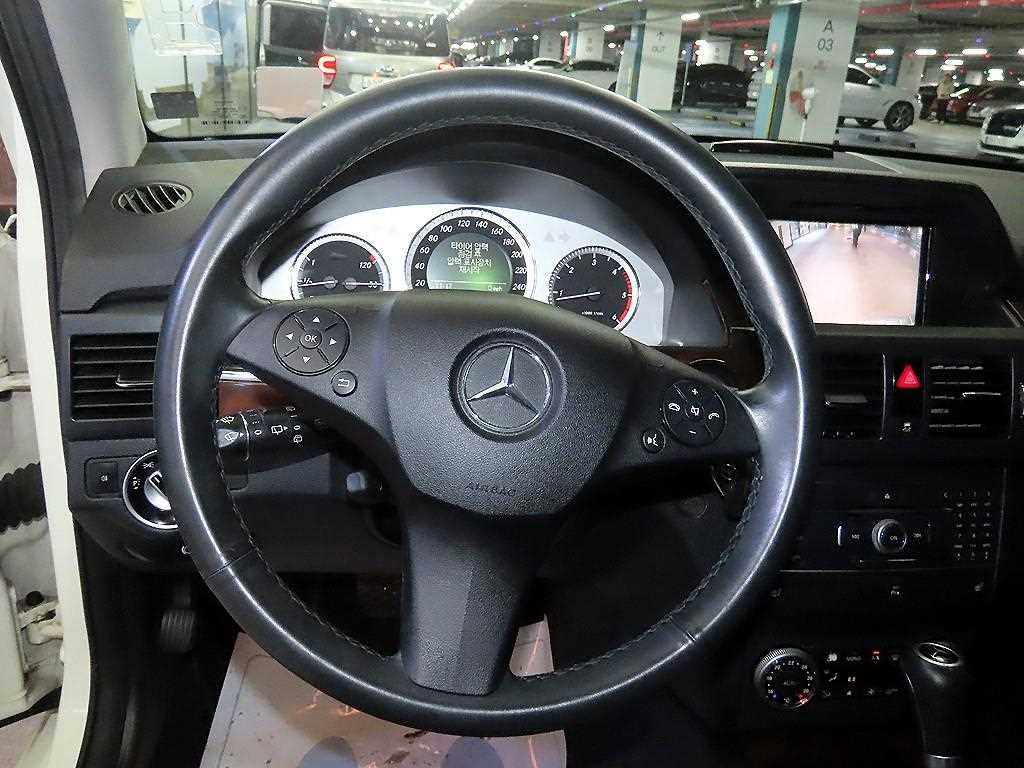 Mercedes Benz GLK Class - Vista 8