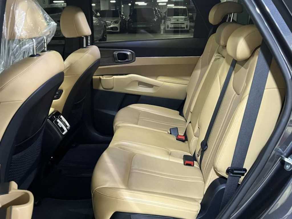 KIA Sorento - Vista 8