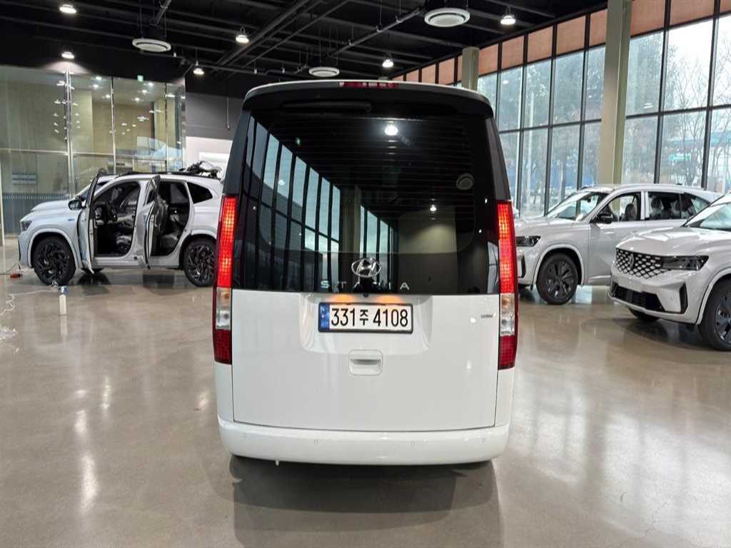 HYUNDAI Staria - Vista 4