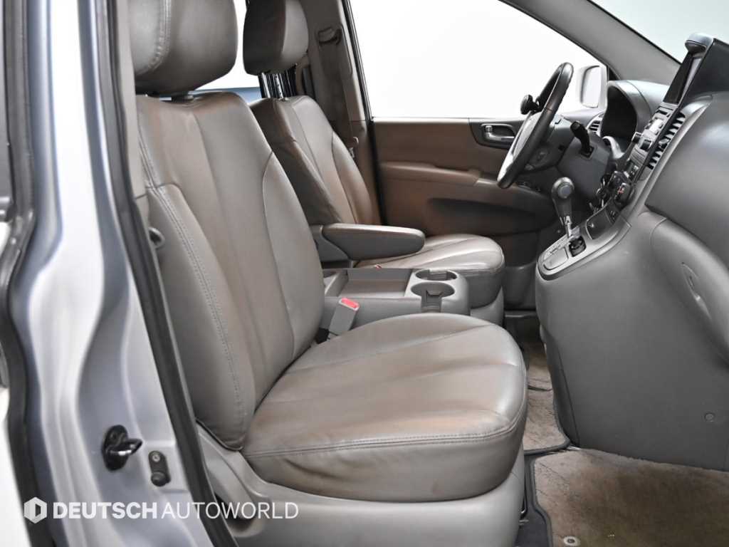 KIA Carnival - Vista 10