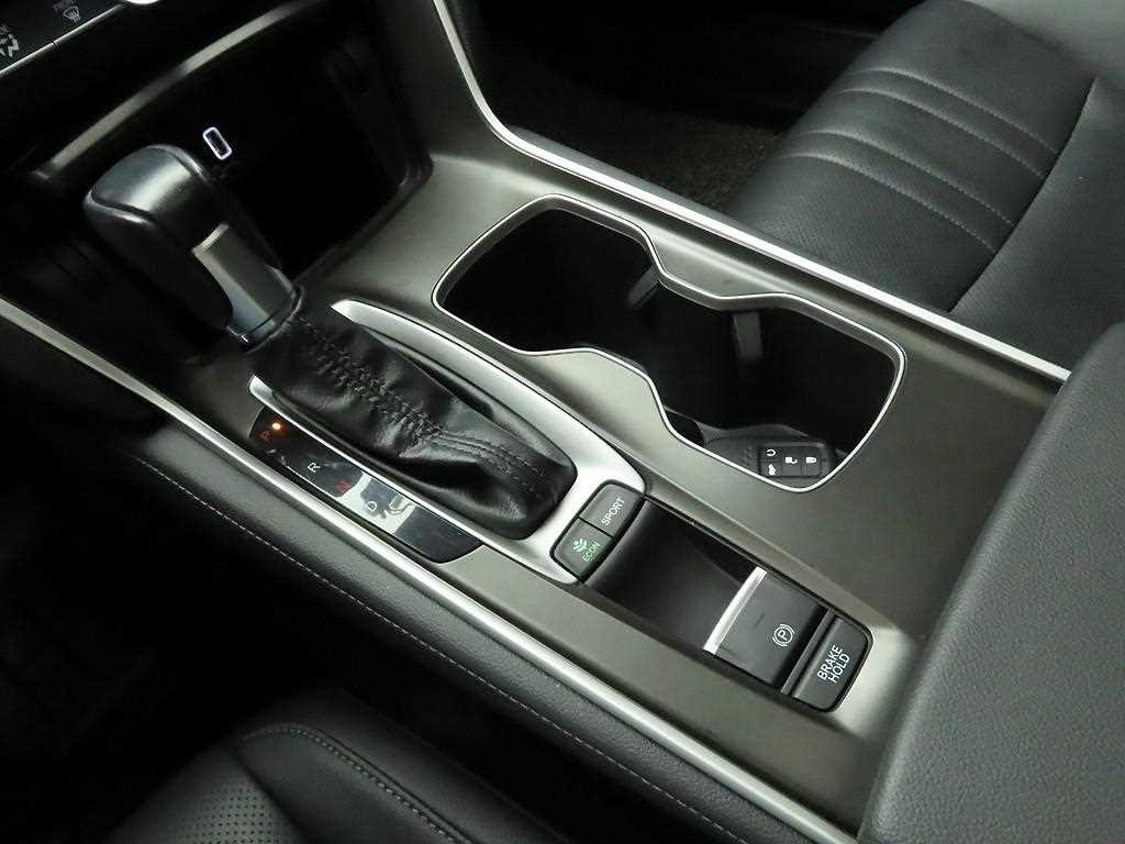 Honda Accord - Vista 11