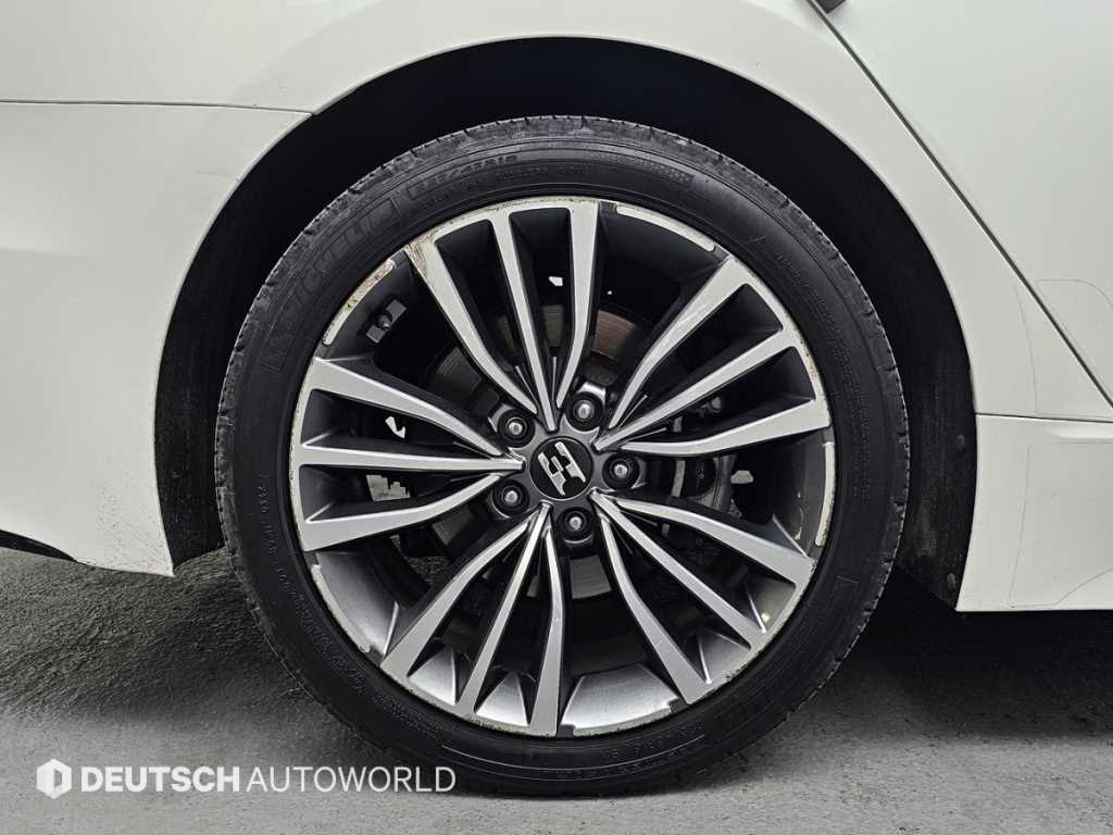 KIA Stinger - Vista 5