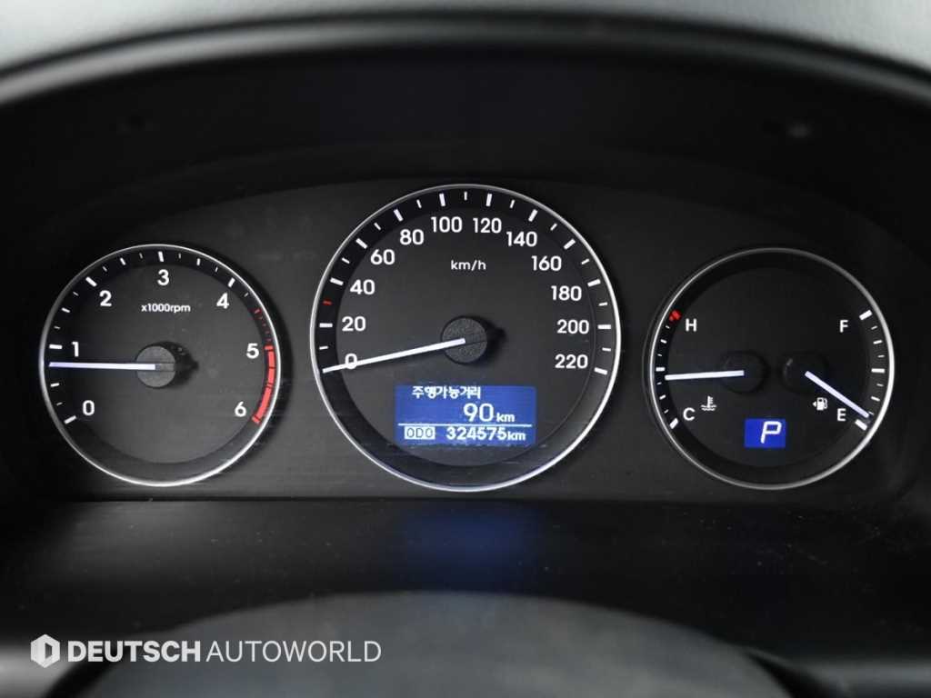 HYUNDAI Starex - Vista 8