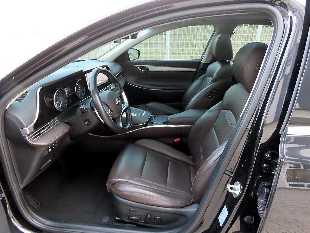 HYUNDAI Grandeur - Vista 5