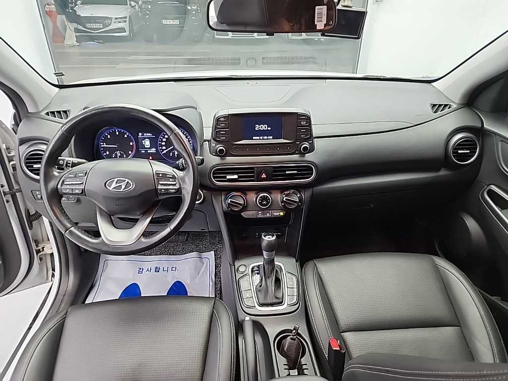 HYUNDAI Kona - Vista 7