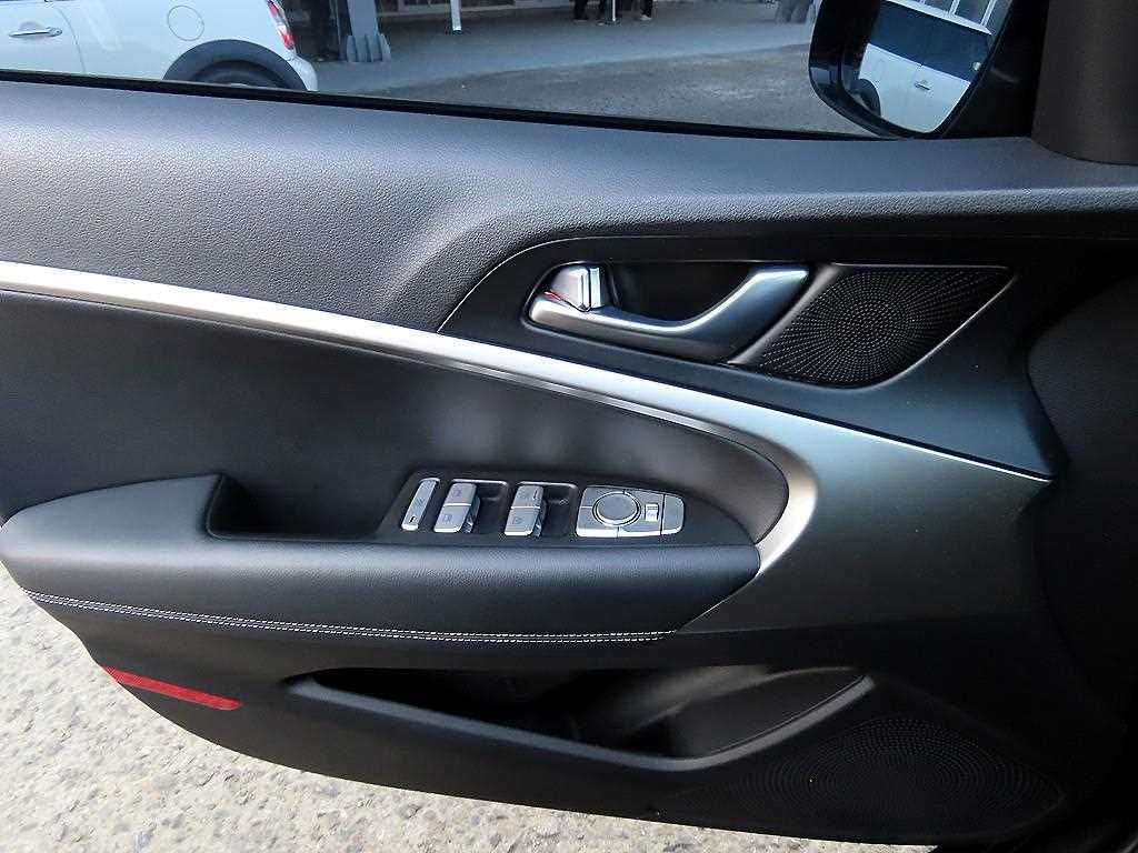 Genesis G70 - Vista 11