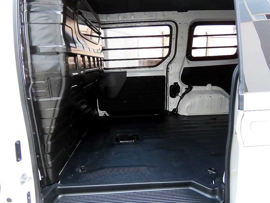 HYUNDAI Staria - Vista 6