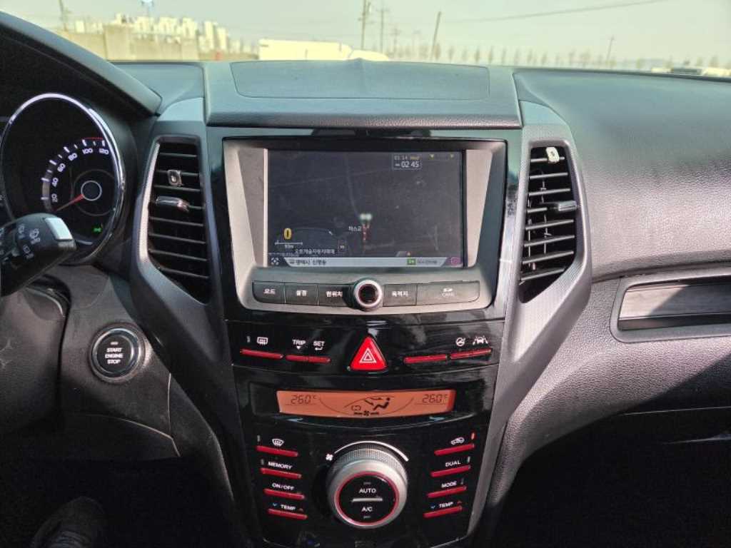 Ssangyong Tivoli - Vista 11