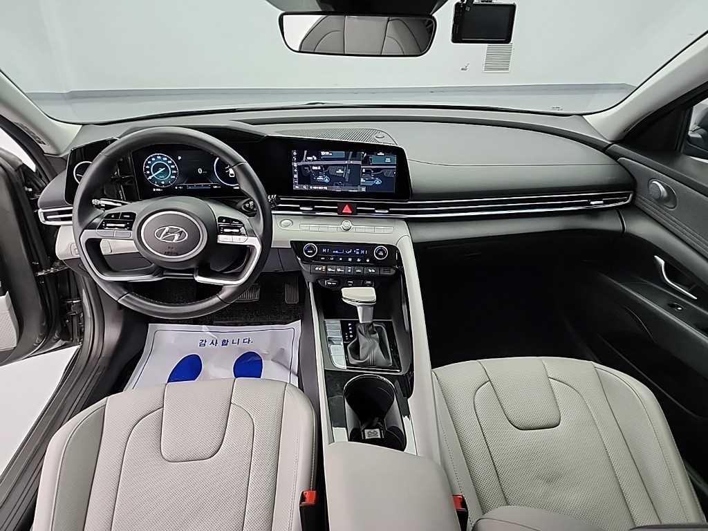 HYUNDAI Avante - Vista 7