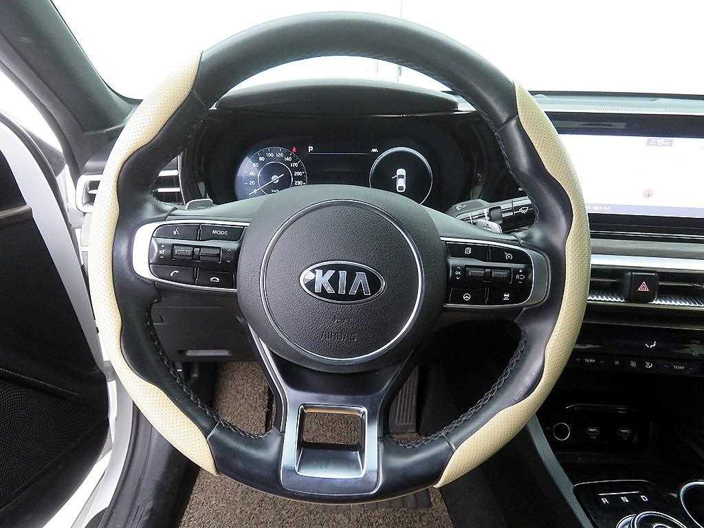 KIA K5 - Vista 9