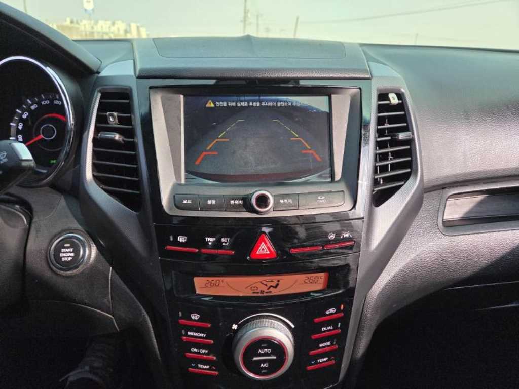 Ssangyong Tivoli - Vista 12